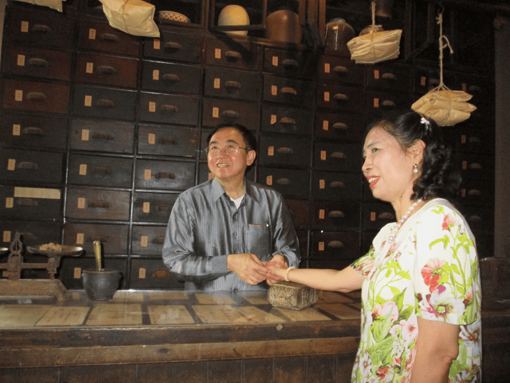 We encourage you to dress modestly and keep your voice low while exploring the museum (Source: Bảo T&agrave;ng Y Học Cổ Truyền - Fito Museum)